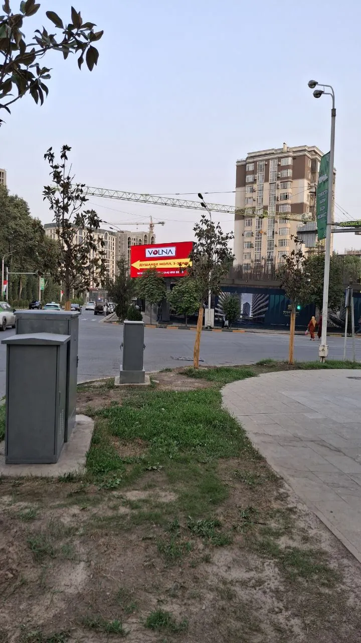 Душанбе, ул.М.Турсунзода + ул. Бехзод  (парк А.Навоӣ)